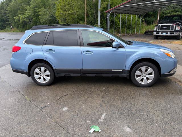 Used 2011 Subaru Outback 2.5i Premium w/ All-Weather Pkg AWD/4WD image 8
