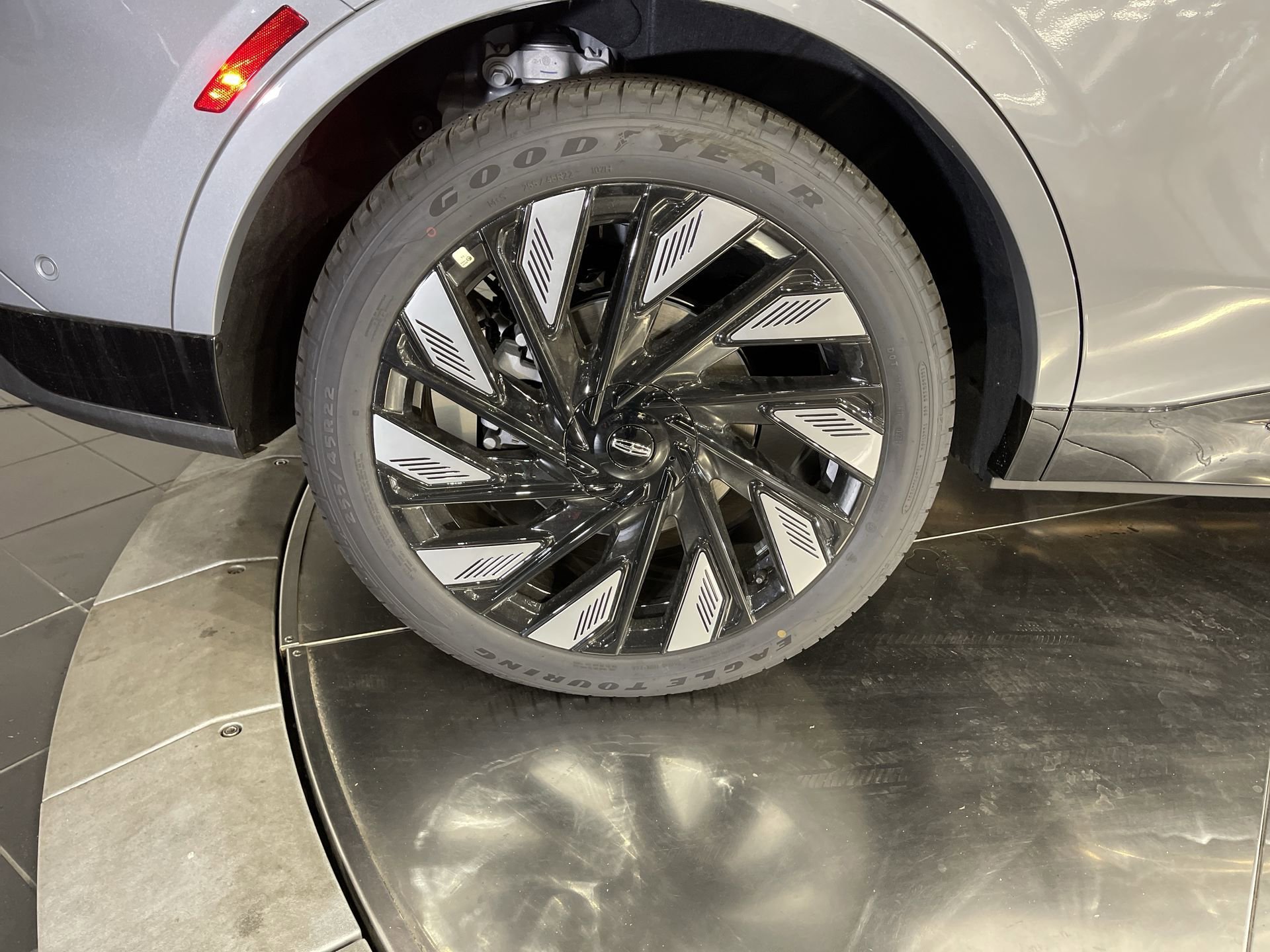 New 2024 Lincoln Nautilus Reserve w/ Equipment Group 202A image 46