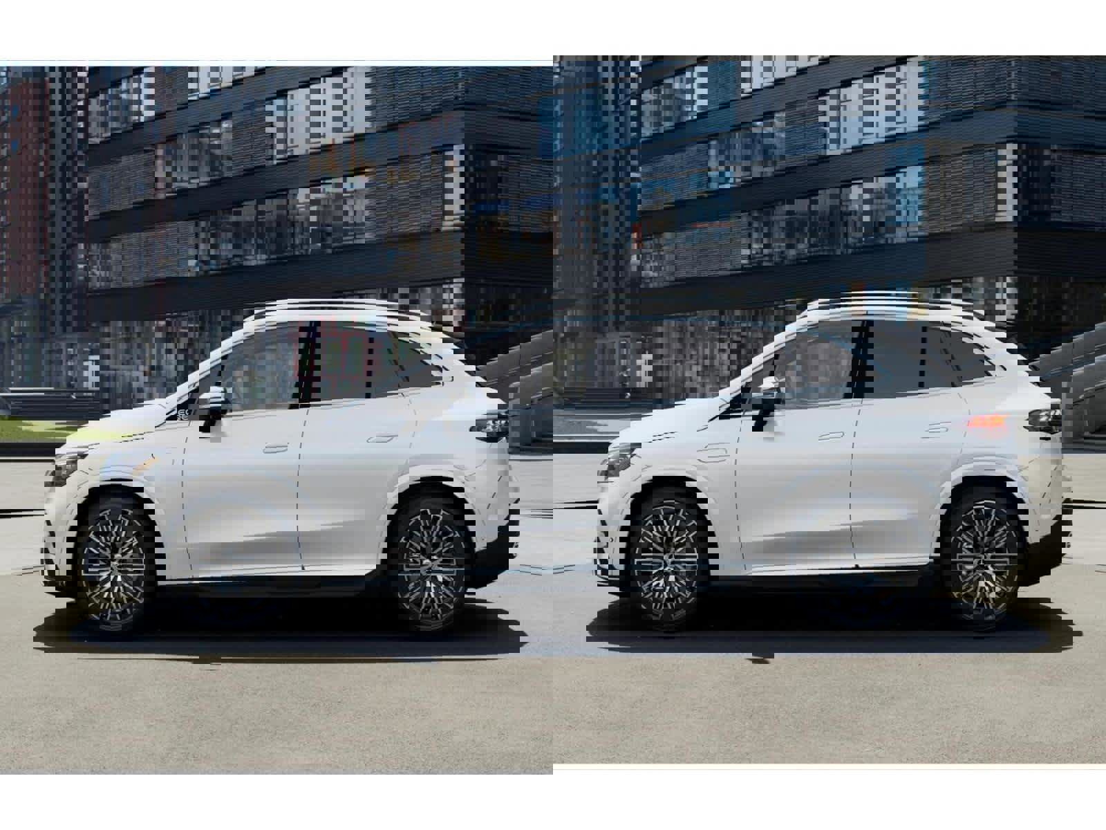 New 2026 Mercedes-Benz EQE 320 4MATIC SUV image 32