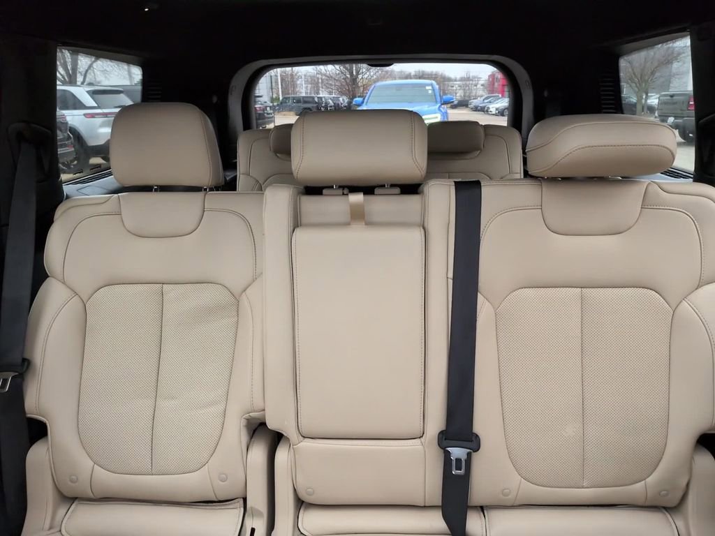 Certified 2025 Jeep Grand Cherokee L Limited w/ Luxury Tech Group II AWD/4WD image 31