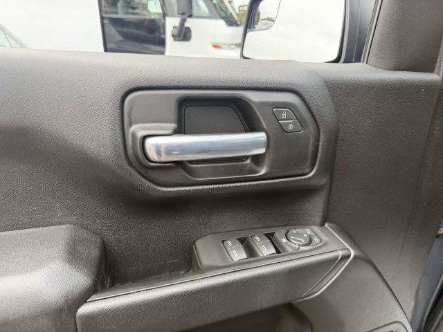 Used 2021 Chevrolet Silverado 1500 Custom w/ LPO, Dark Essentials Package AWD/4WD image 17
