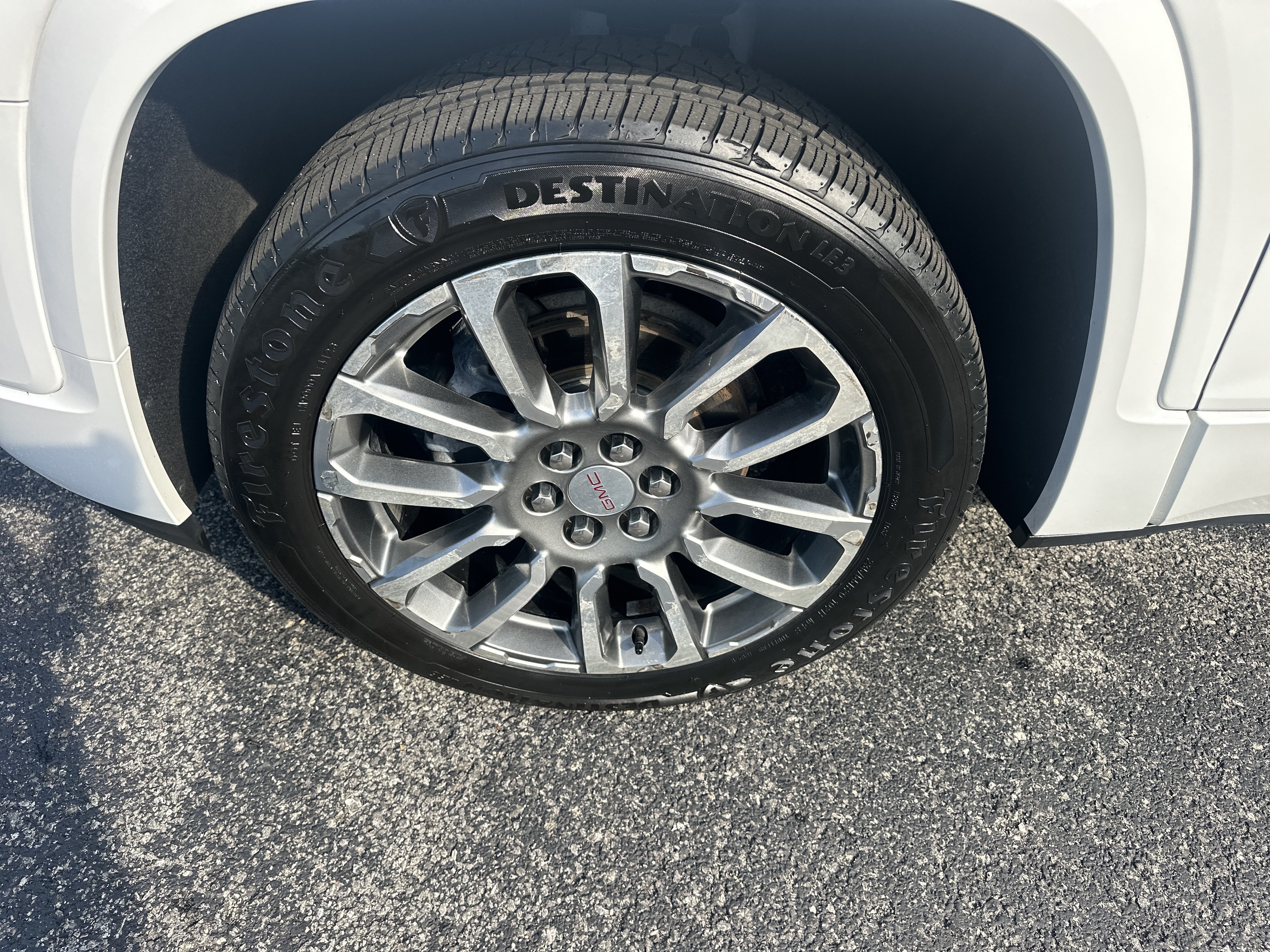 Used 2023 GMC Acadia Denali AWD/4WD image 8