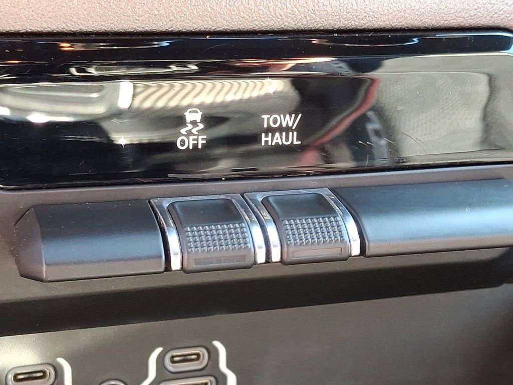 Used 2019 RAM 1500 Rebel image 25