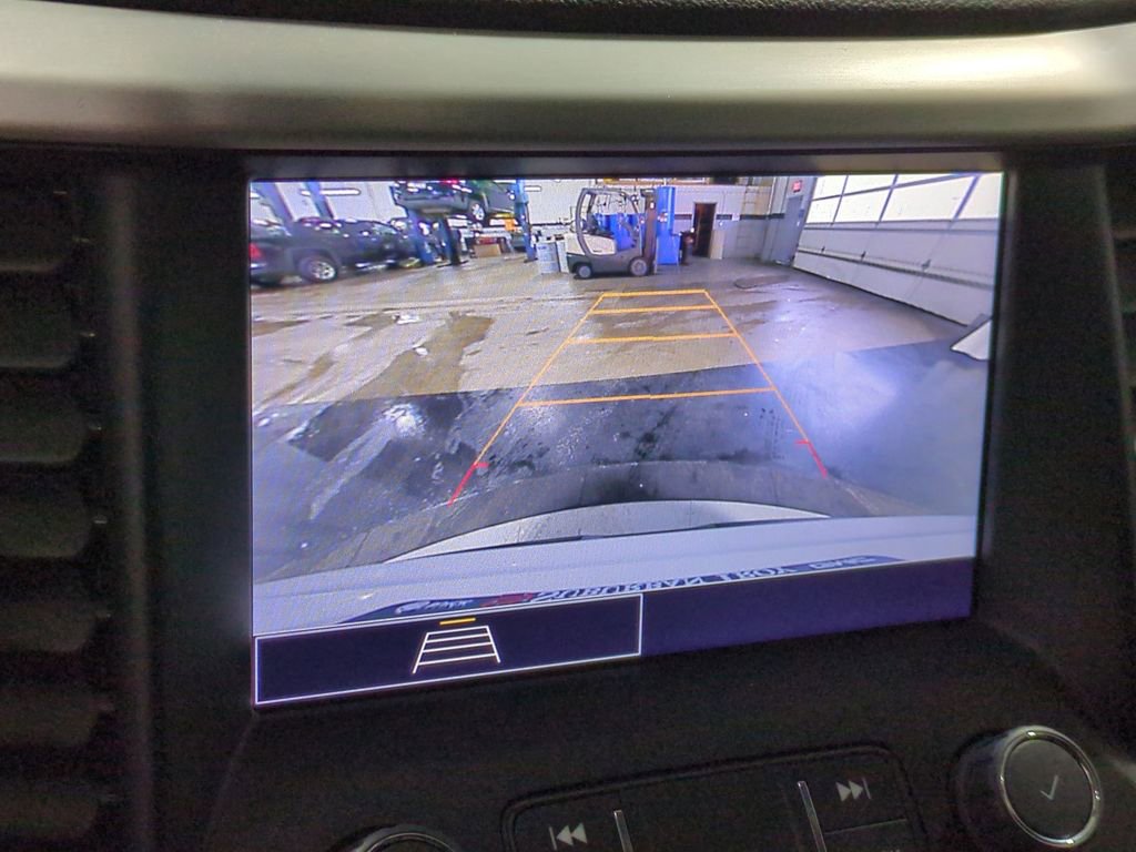 Used 2023 GMC Acadia SLE w/ Driver Convenience Package image 28