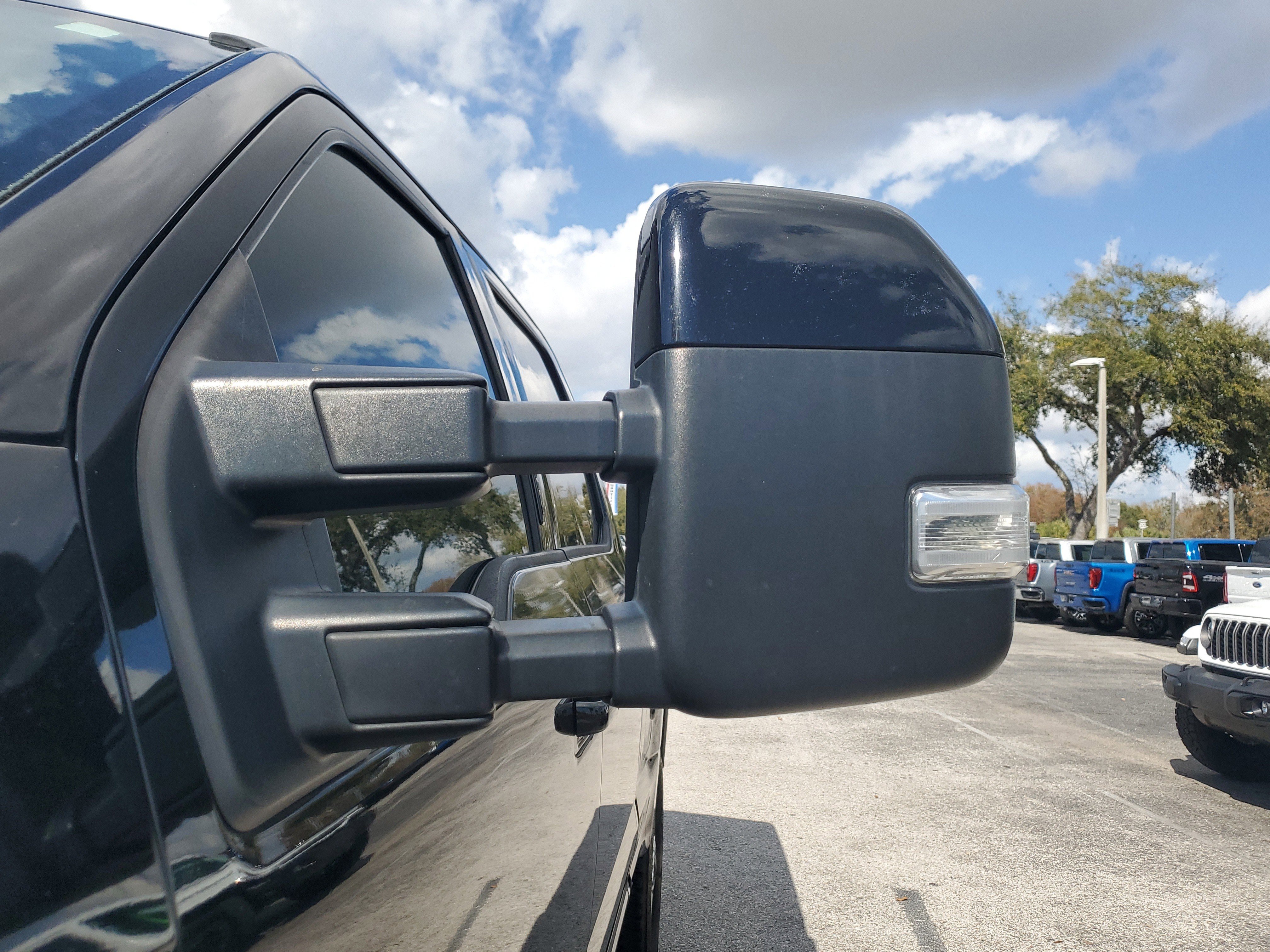 Used 2019 Ford F250 Lariat w/ Lariat Ultimate Package image 4