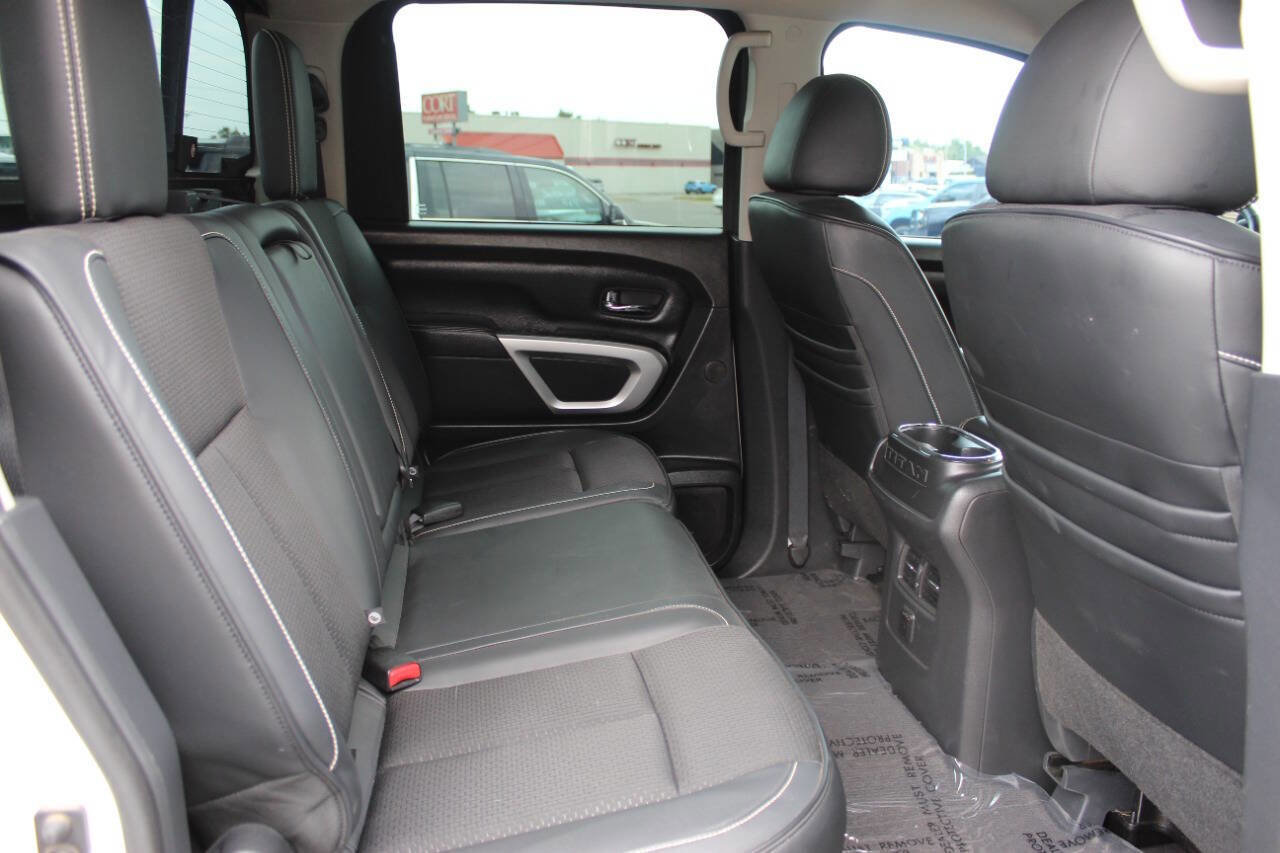 Used 2017 Nissan Titan PRO-4X image 11