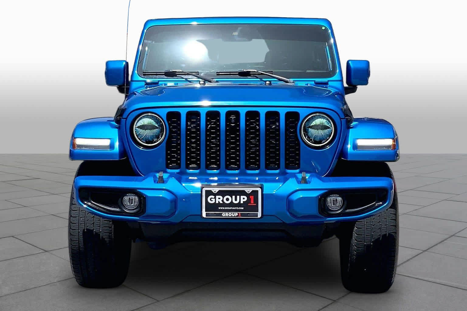 Used 2022 Jeep Wrangler Unlimited Sahara AWD/4WD image 4