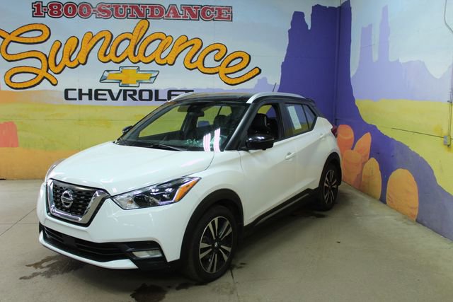 Used 2020 Nissan Kicks SR w/ SR Premium Package image 2