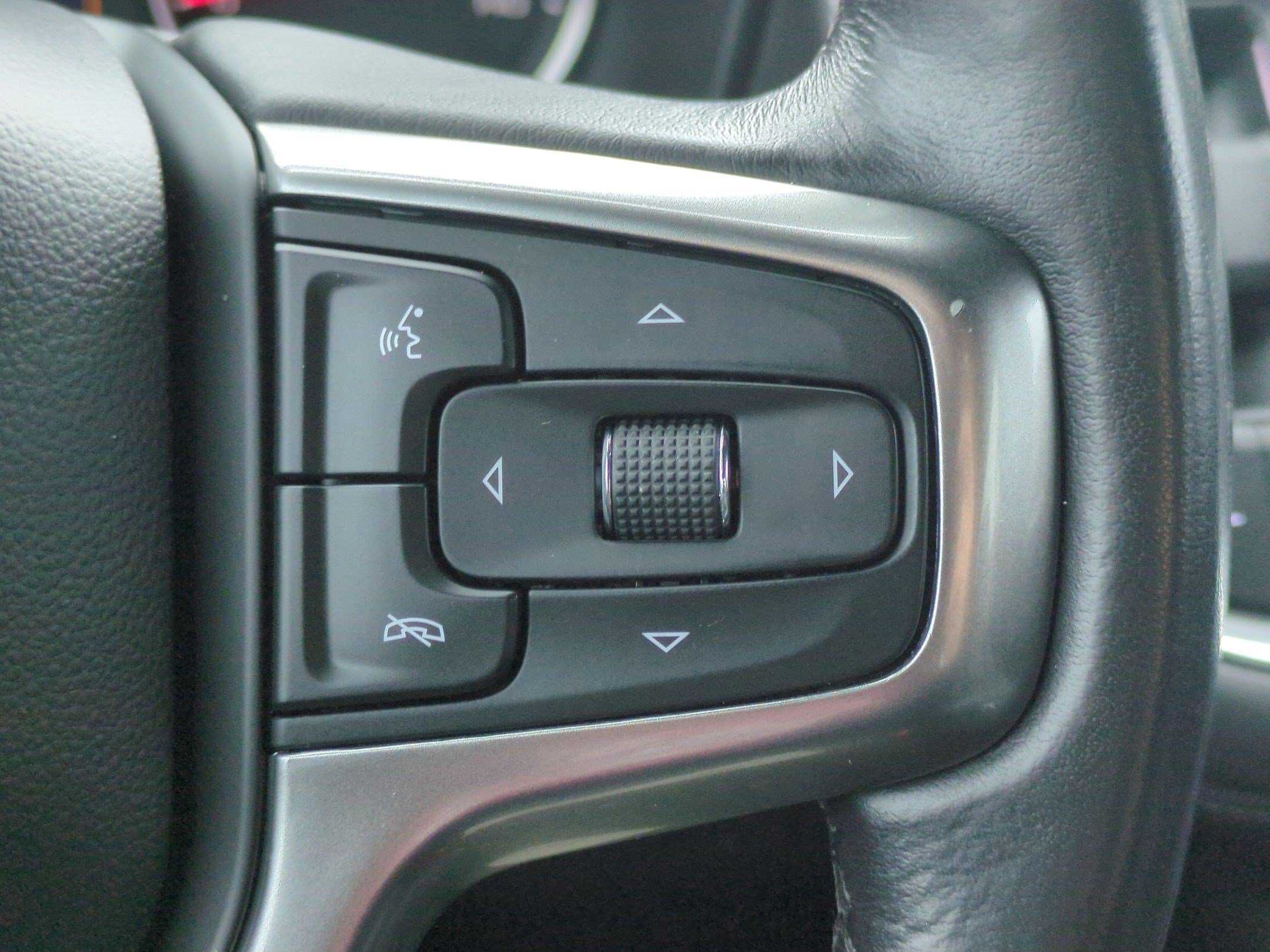 Used 2021 Chevrolet Suburban LT AWD/4WD image 16