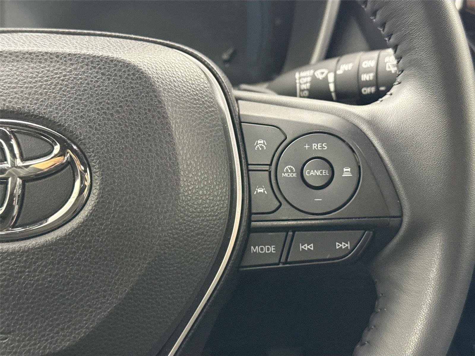 Certified 2025 Toyota Corolla XSE FWD image 20