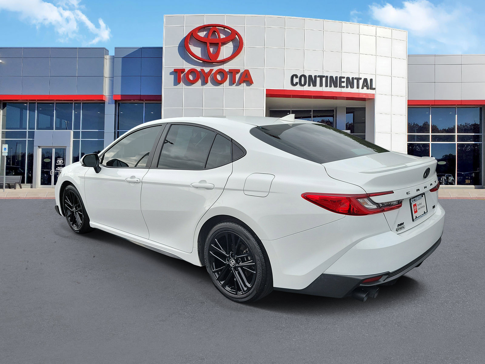 Certified 2025 Toyota Camry SE w/ Convenience Package FWD image 4