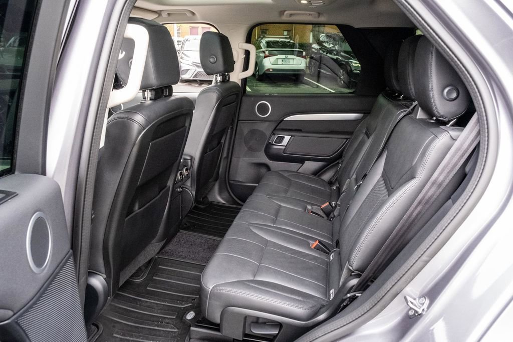 Used 2020 Land Rover Discovery Landmark AWD/4WD image 31