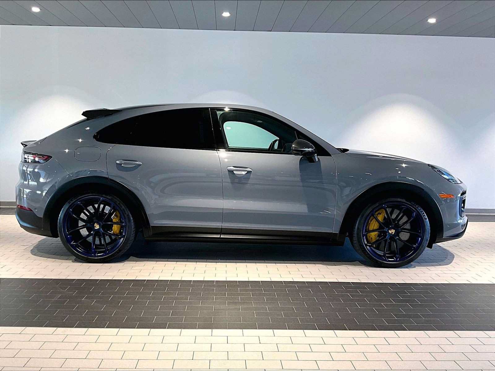 Used 2022 Porsche Cayenne Turbo GT AWD/4WD image 11