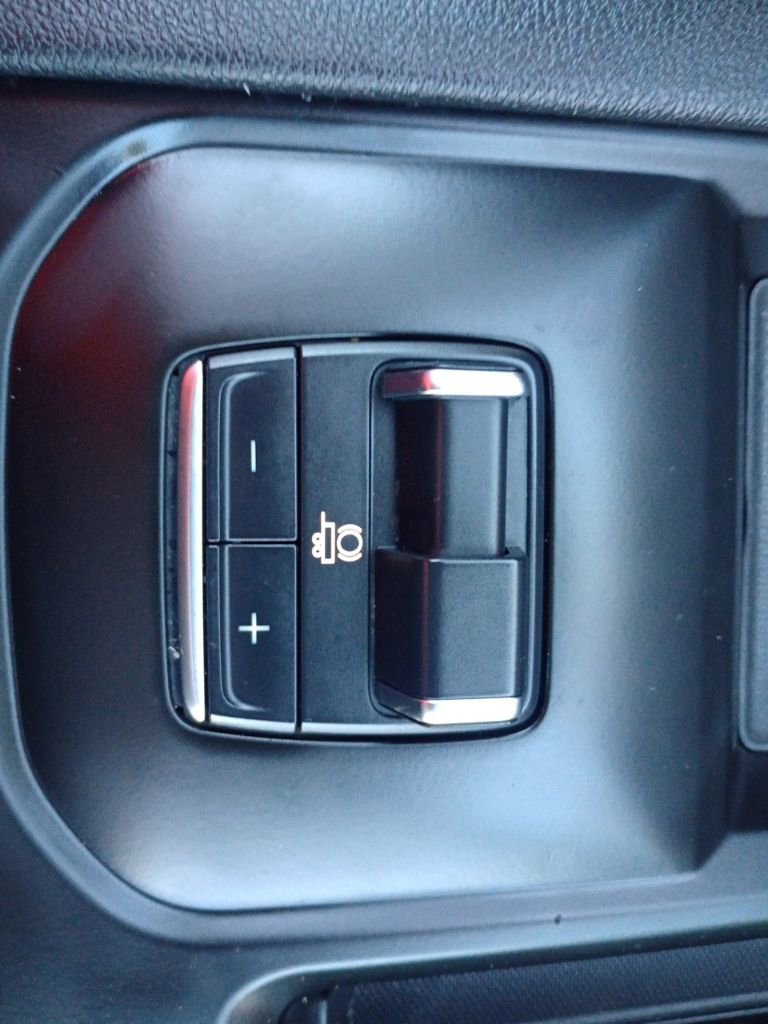 Used 2025 GMC Sierra 2500 AT4 image 31