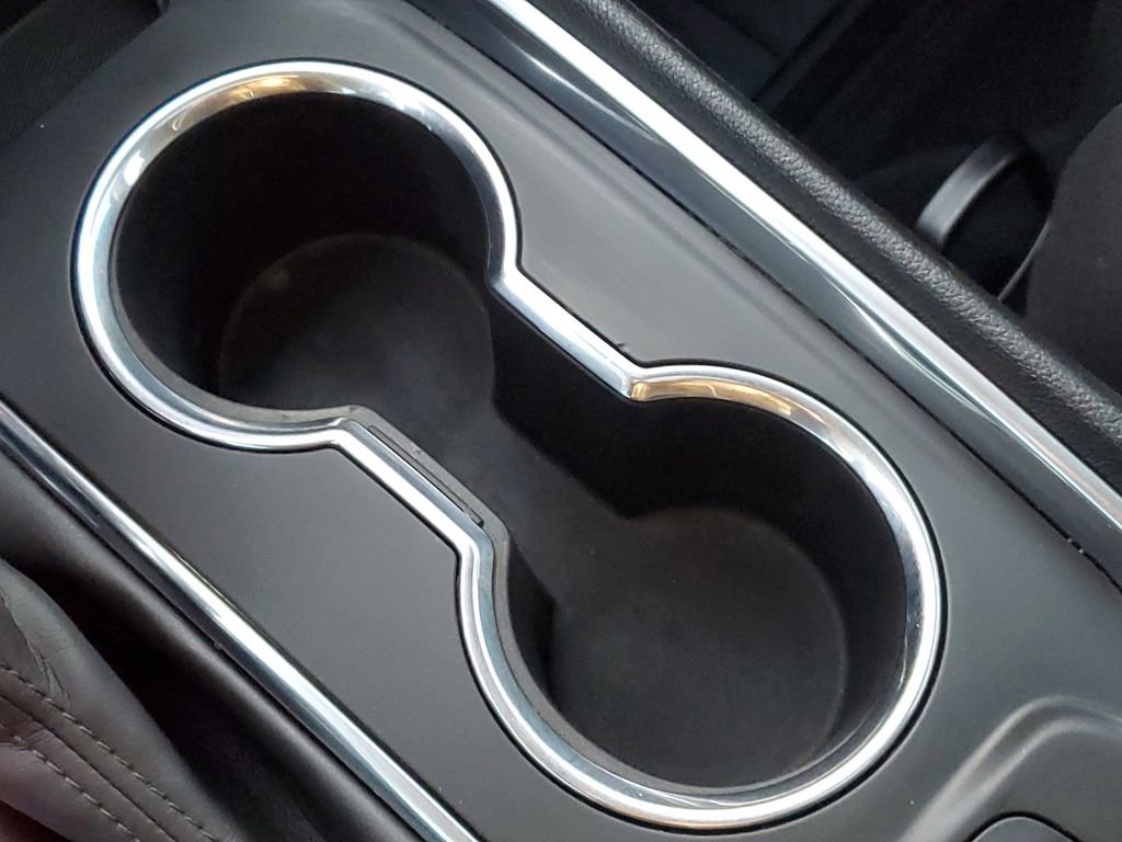 Used 2020 Chevrolet Traverse LT image 22