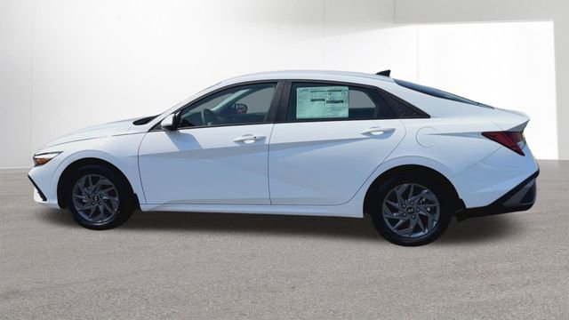 Used 2025 Hyundai Elantra Hybrid FWD image 53