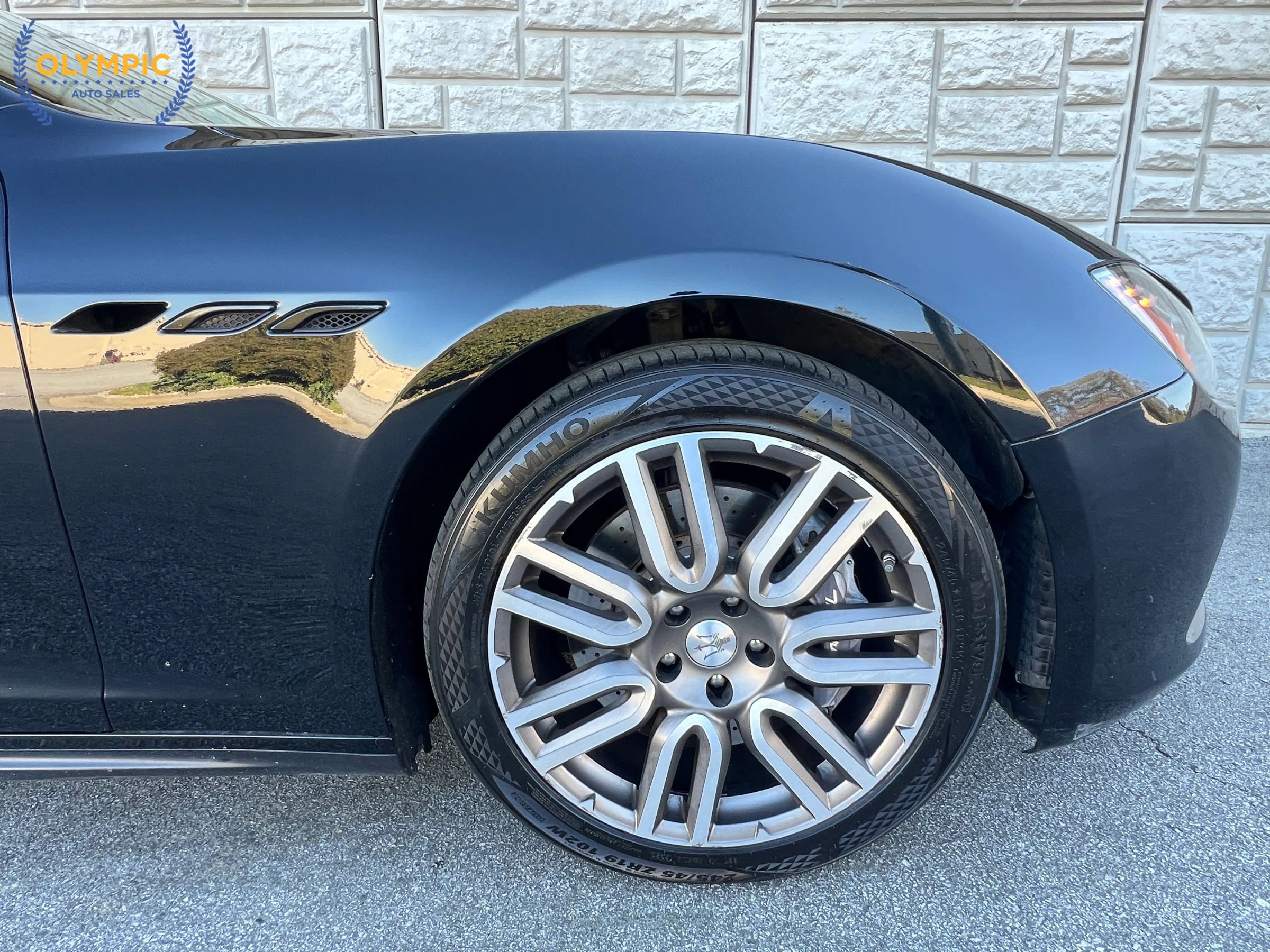 Used 2015 Maserati Ghibli image 11