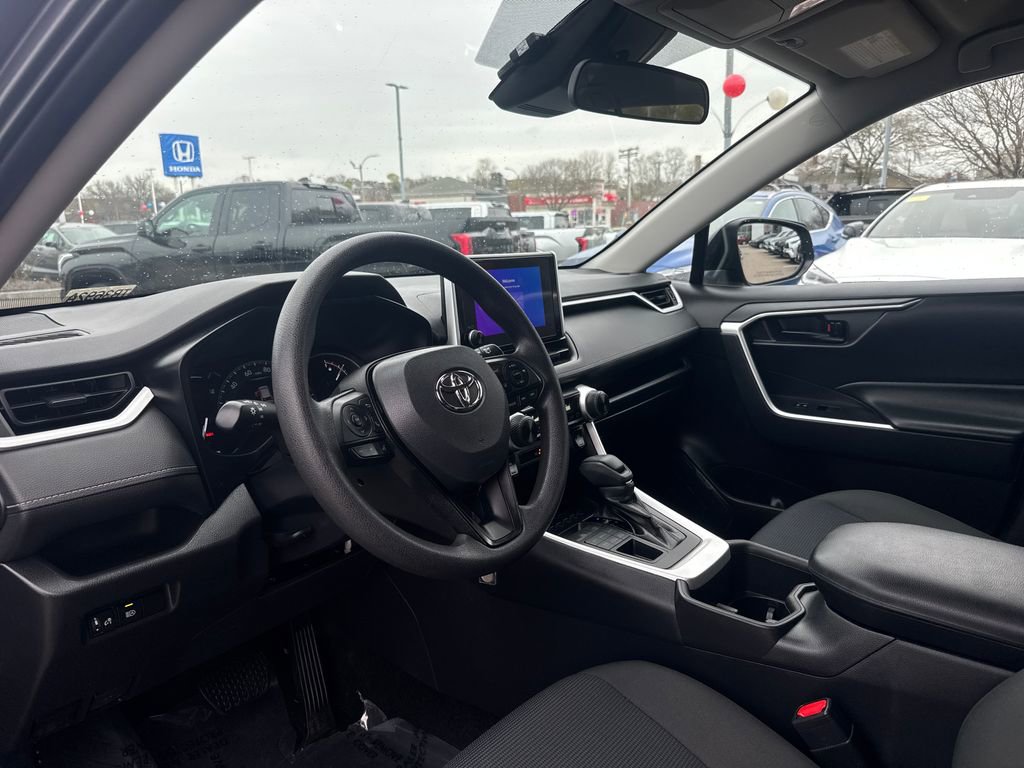 Used 2023 Toyota RAV4 LE AWD/4WD image 14