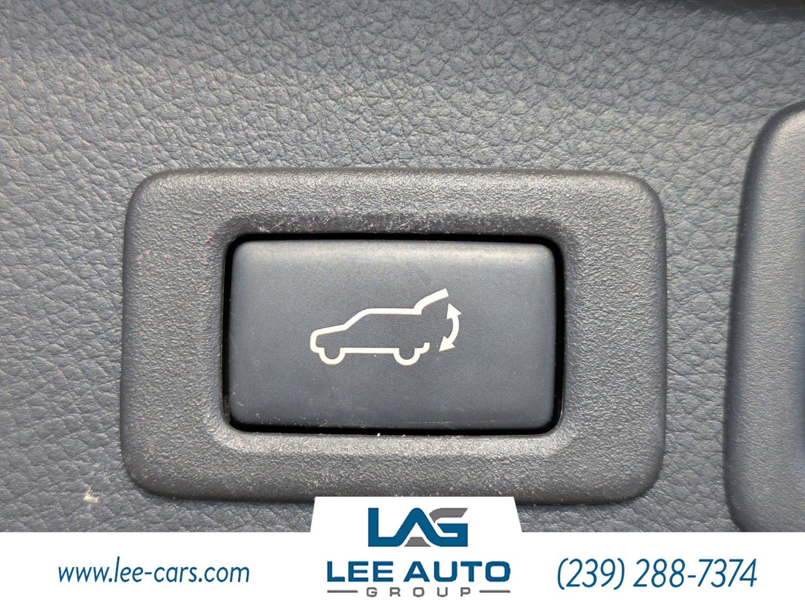 Used 2017 Subaru Forester 2.5i Limited AWD/4WD image 12