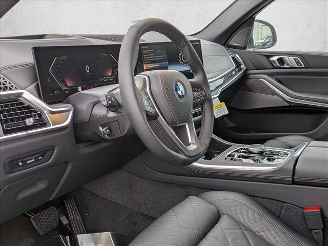 Used 2026 BMW X5 xDrive50e w/ Climate Comfort Package AWD/4WD image 3