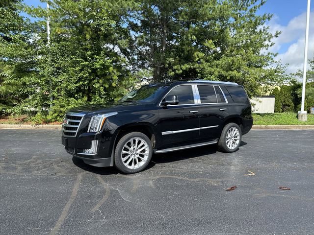 Used 2019 Cadillac Escalade Luxury AWD/4WD image 2