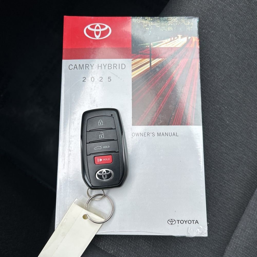 Used 2025 Toyota Camry LE image 37