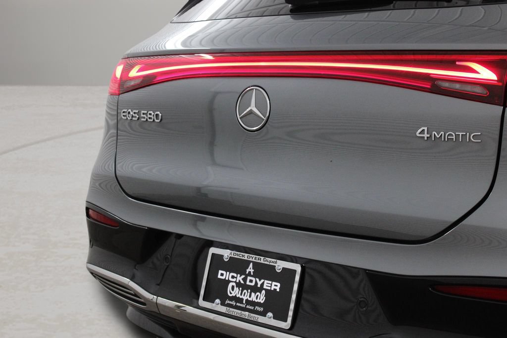 Used 2023 Mercedes-Benz EQS 580 4MATIC SUV w/ Exclusive Trim Package image 35