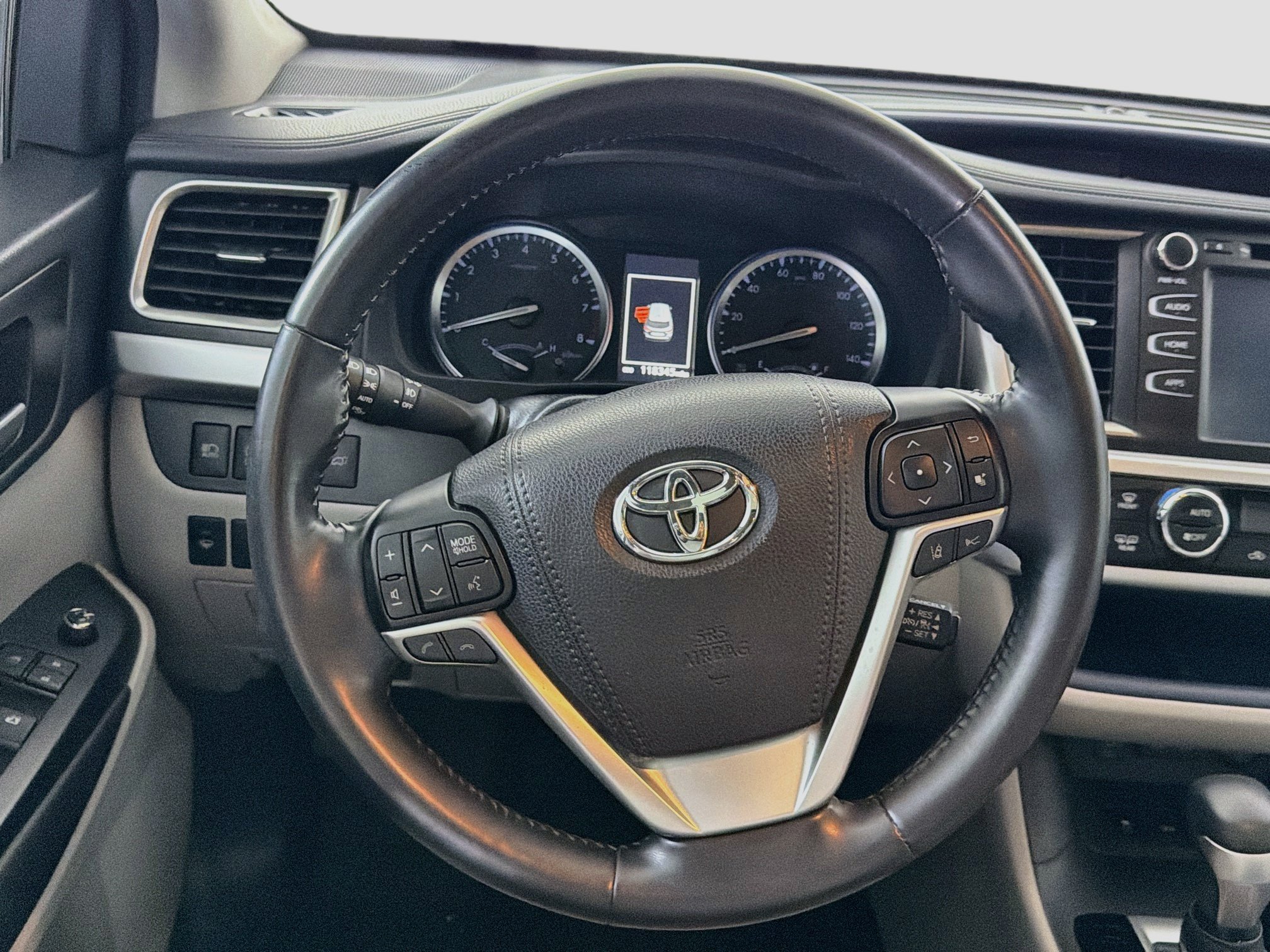 Used 2018 Toyota Highlander XLE FWD image 17