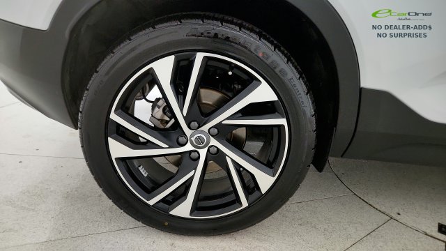 Used 2022 Volvo XC40 T4 R-Design w/ Protection Package Premier FWD image 76