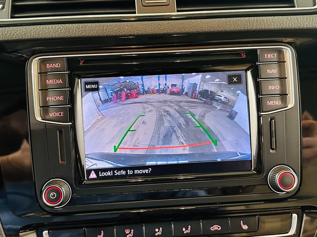 Used 2017 Volkswagen Jetta SEL Premium FWD image 13
