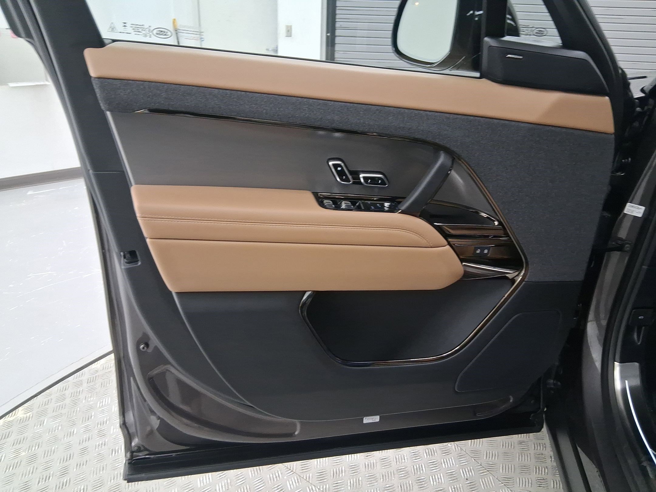 New 2026 Land Rover Range Rover Sport SE AWD/4WD image 12