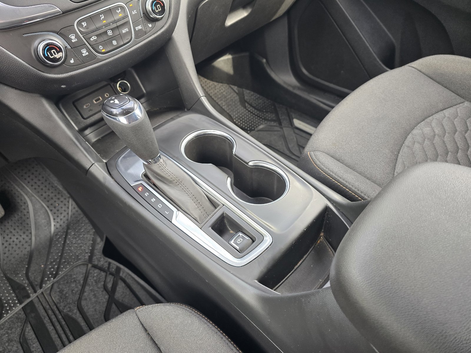 Used 2020 Chevrolet Equinox LT image 16