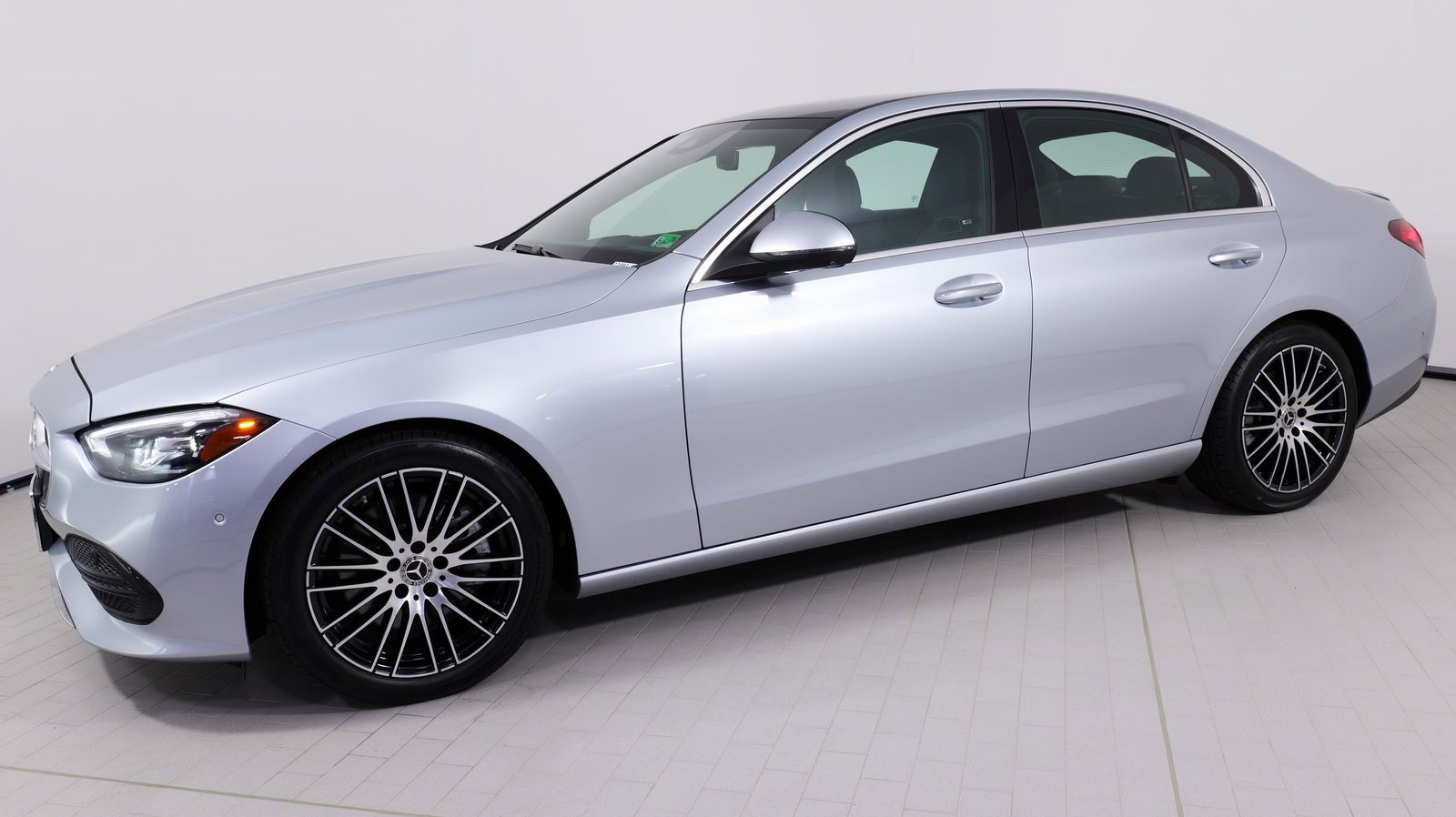 Used 2023 Mercedes-Benz C 300 4MATIC Sedan image 1