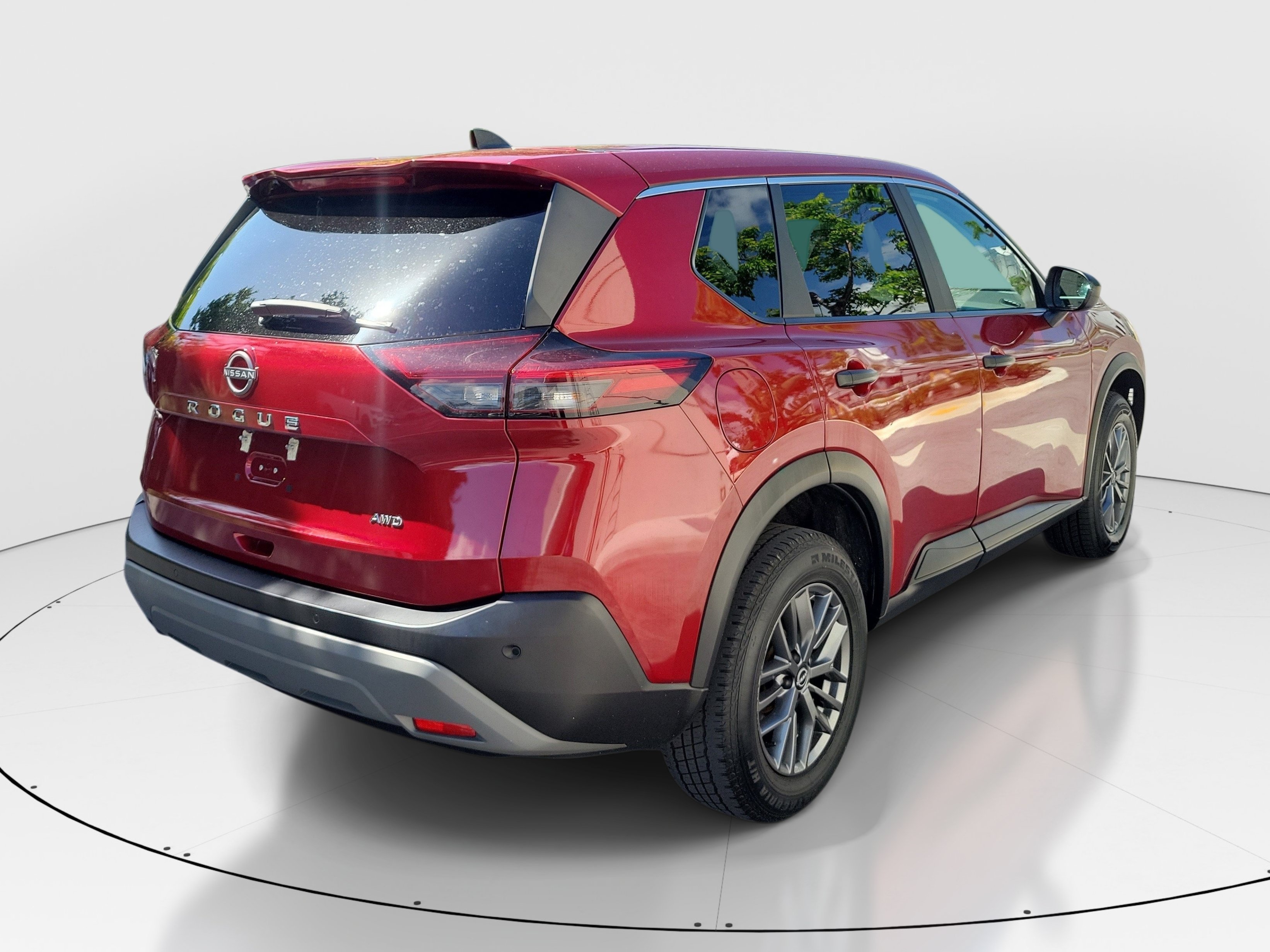 Used 2023 Nissan Rogue S AWD/4WD image 6