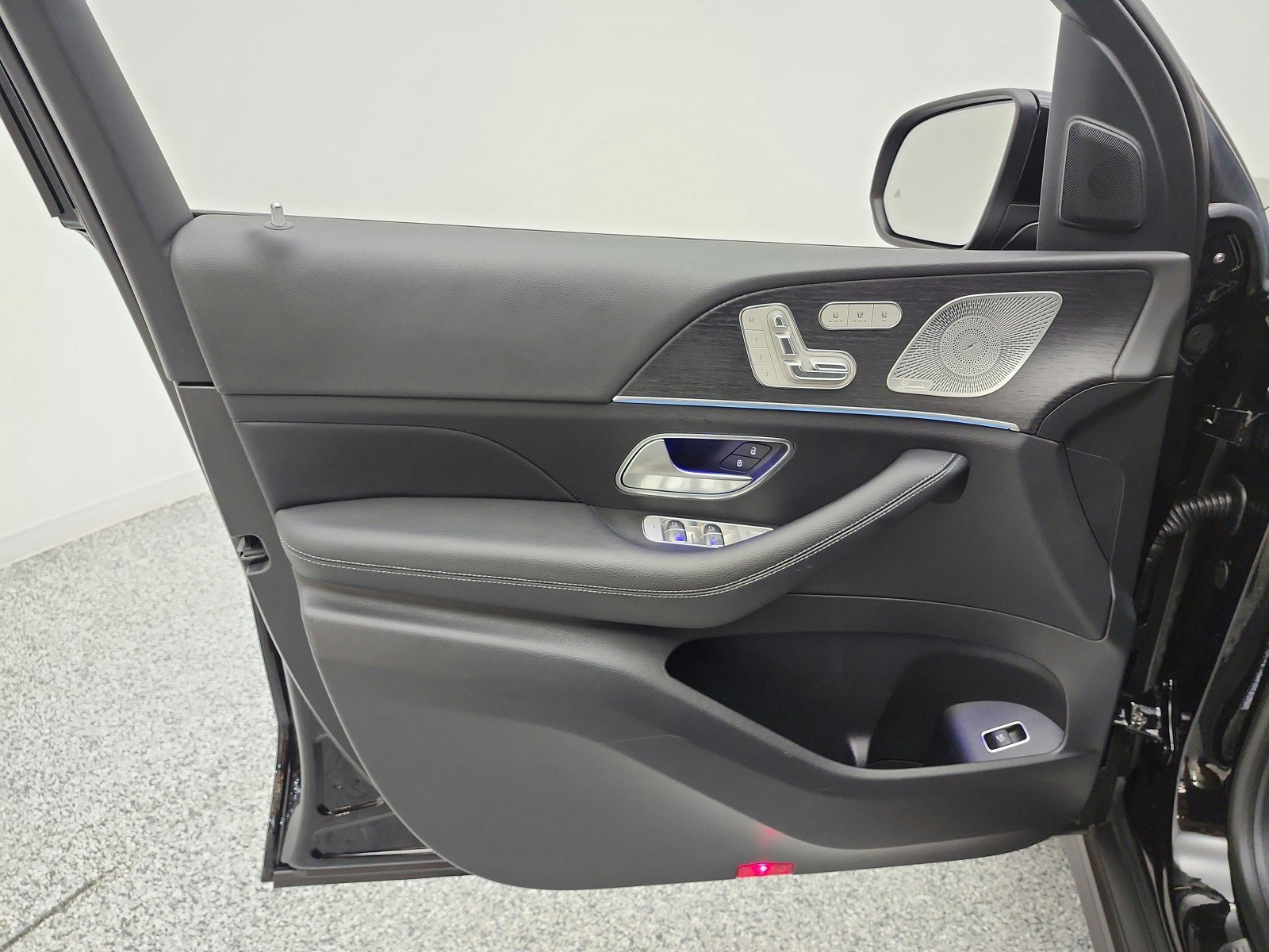 Certified 2025 Mercedes-Benz GLS 450 4MATIC image 14