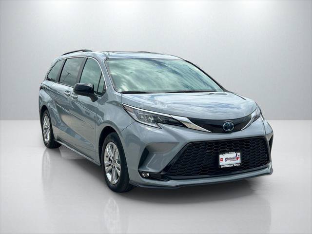 Certified 2023 Toyota Sienna XSE w/ XSE Plus Package AWD/4WD image 3