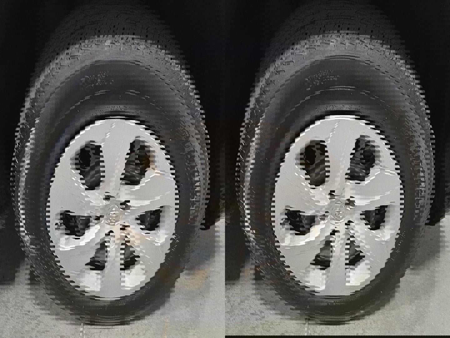 Used 2024 Toyota RAV4 LE image 26