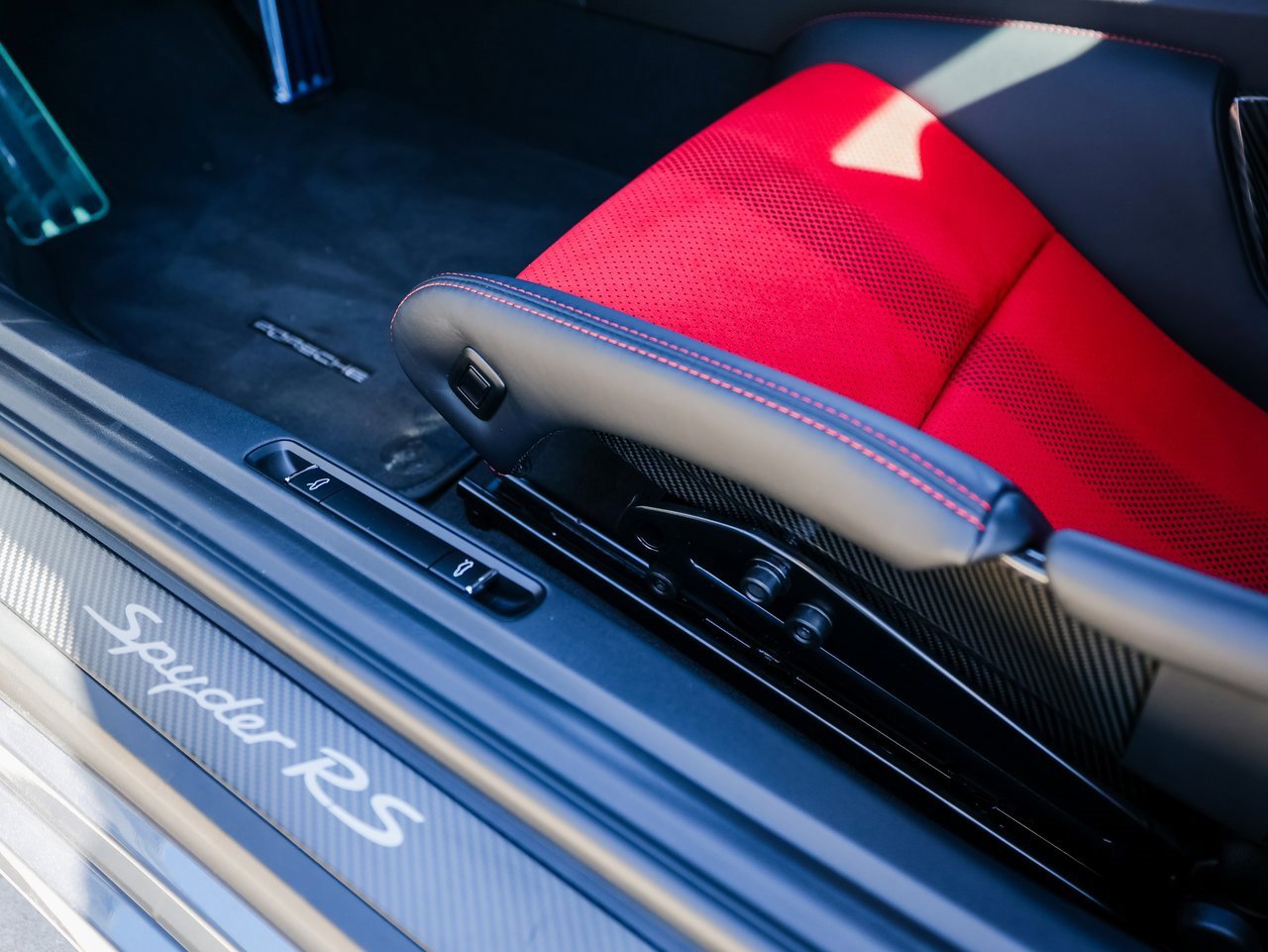 Certified 2025 Porsche 718 Boxster Spyder RS image 14