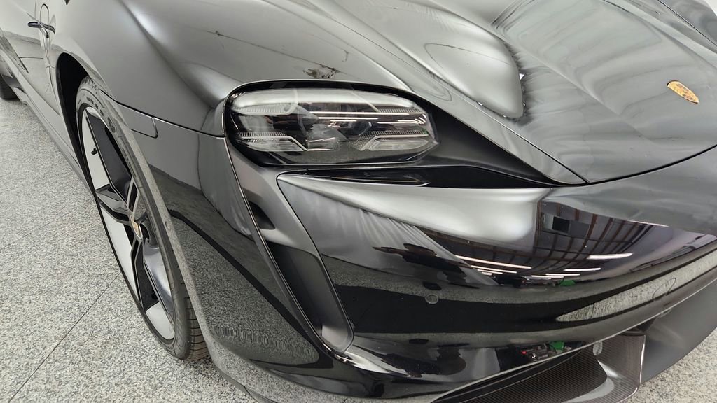 Used 2022 Porsche Taycan Turbo S image 12