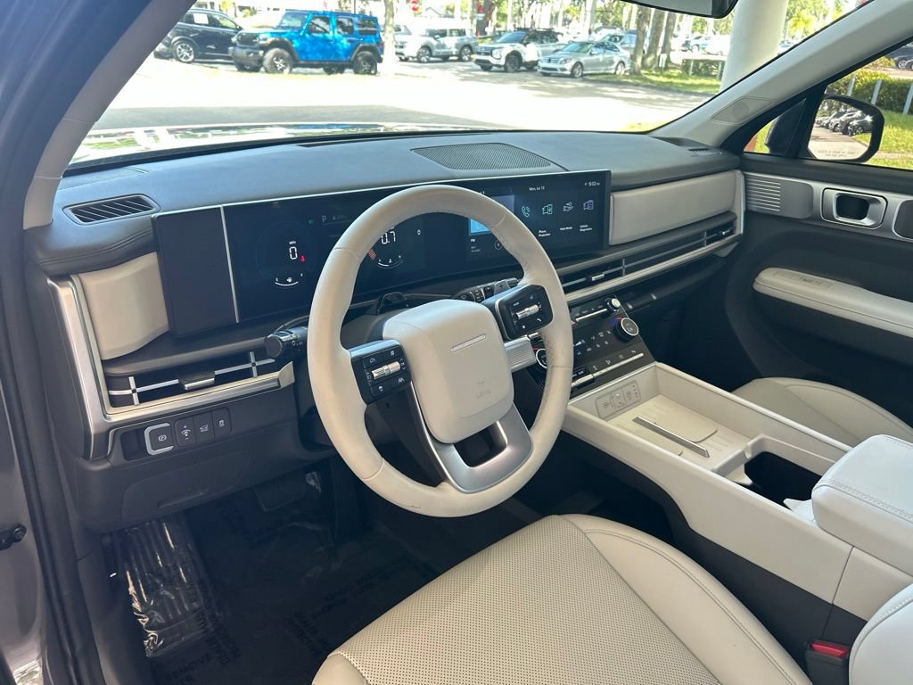 Used 2025 Hyundai Santa Fe SEL FWD image 7