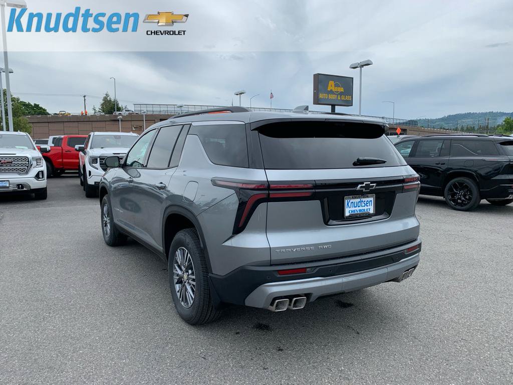 New 2026 Chevrolet Traverse LT w/ Driver Confidence Package AWD/4WD image 5