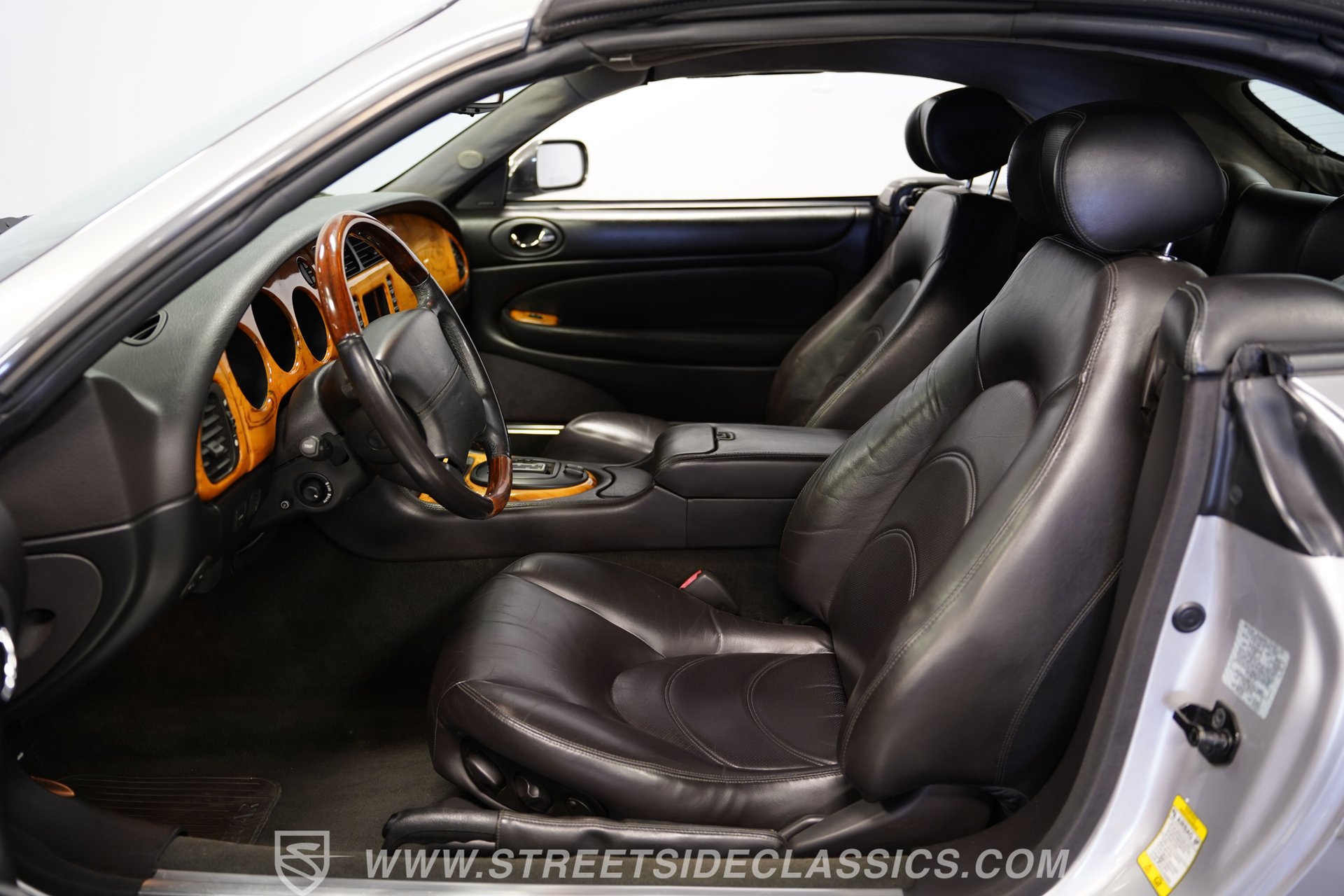 Used 2001 Jaguar XK8 Convertible image 38