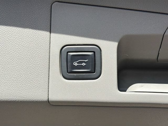 Used 2022 Cadillac XT5 Premium Luxury w/ Technology Package AWD/4WD image 13