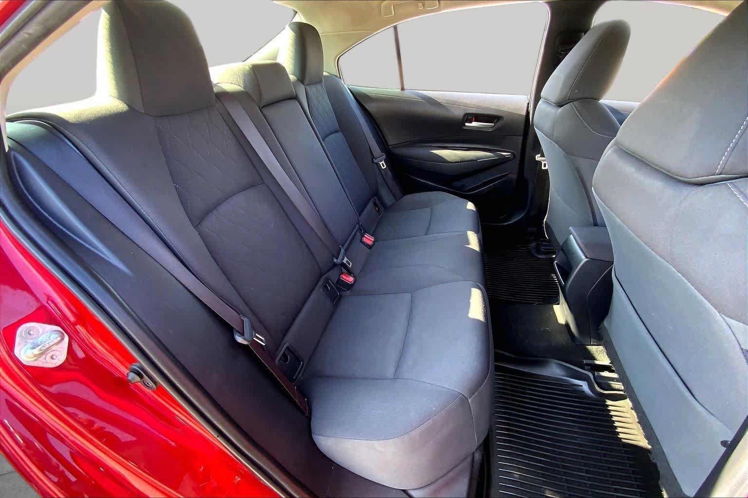 Used 2020 Toyota Corolla LE FWD image 19