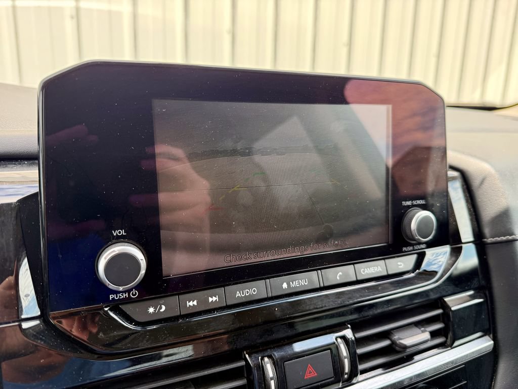 Used 2022 Nissan Pathfinder SV AWD/4WD image 22
