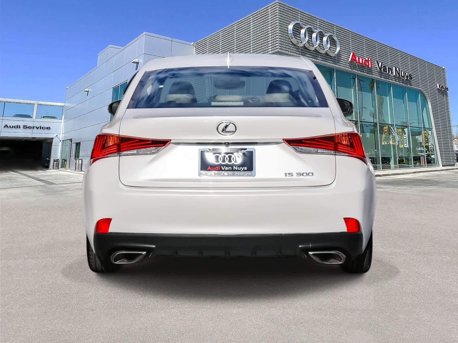 Used 2018 Lexus IS 300 RWD image 3