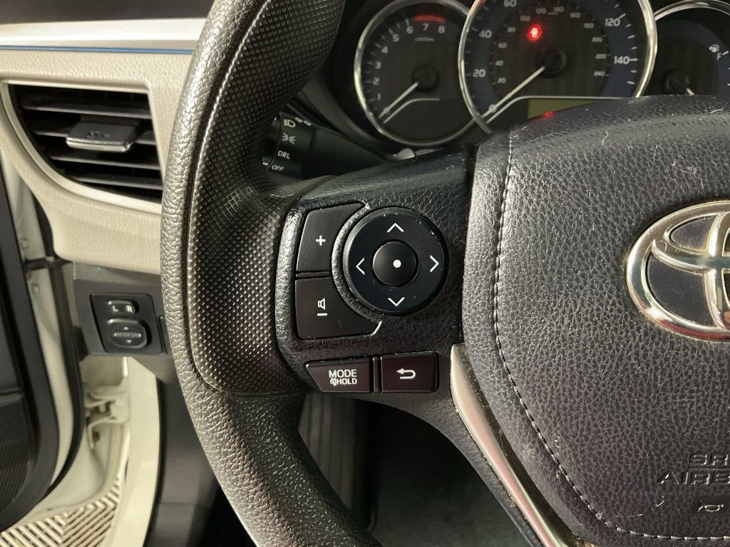 Used 2015 Toyota Corolla LE FWD image 25