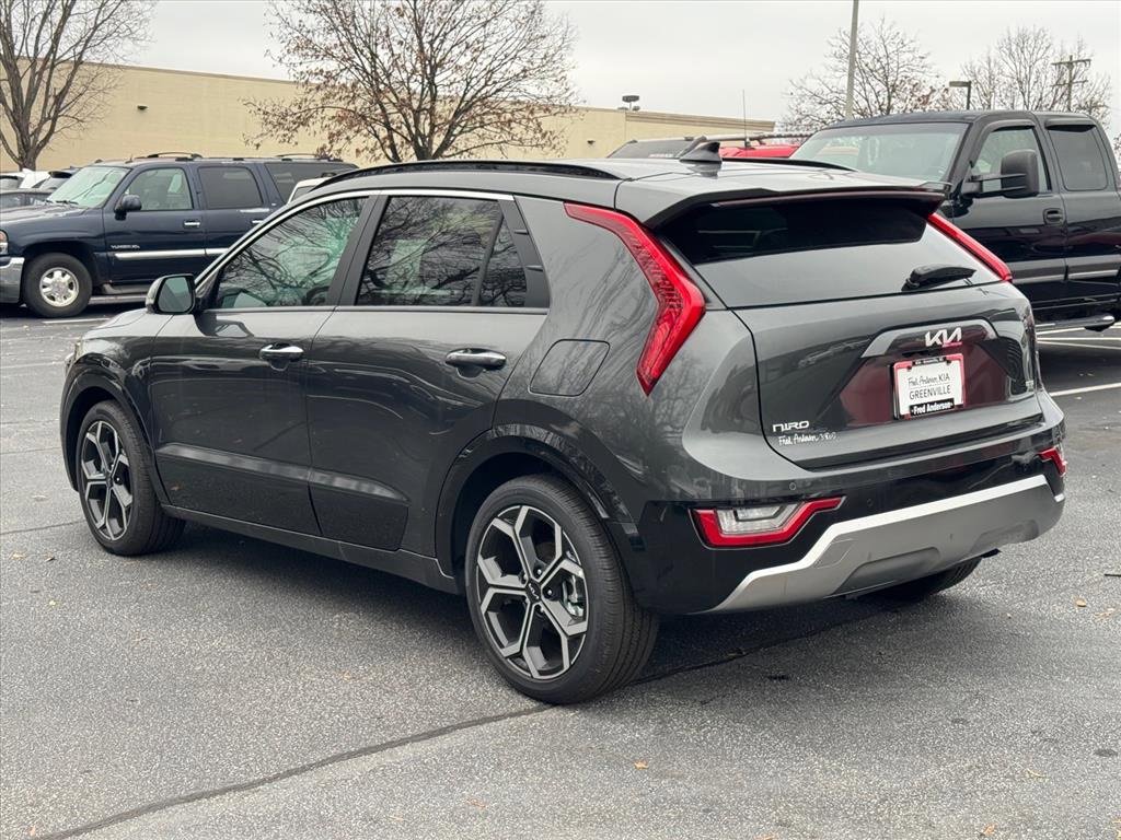 New 2025 Kia Niro SX Touring image 5