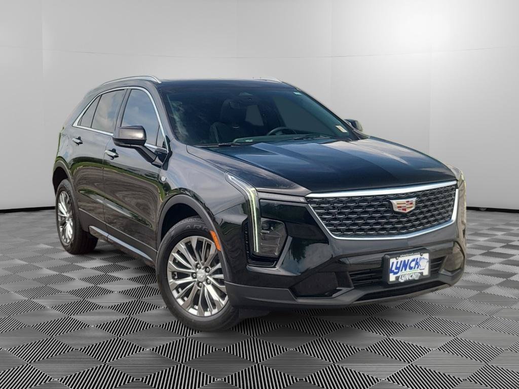 Used 2024 Cadillac XT4 Premium Luxury w/ Technology Package AWD/4WD image 5