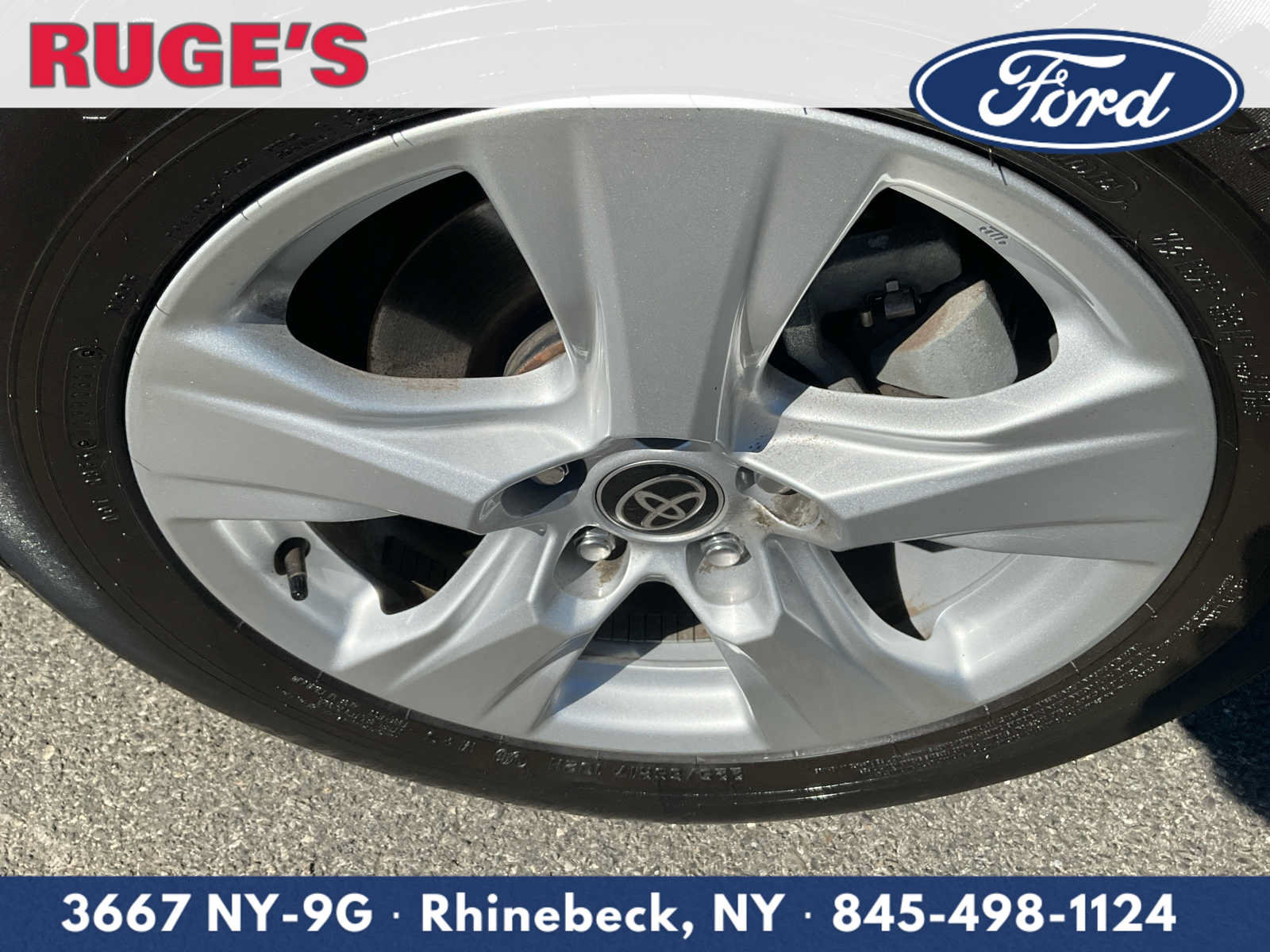 Used 2021 Toyota RAV4 XLE w/ XLE Grade Weather Package AWD/4WD image 10